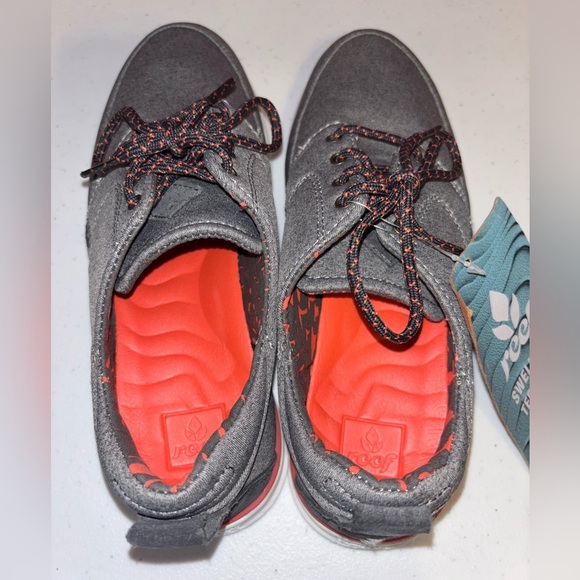 Reef Women’s Gray Sneakers with Vibrant Orange Accents - Picture 6 of 7